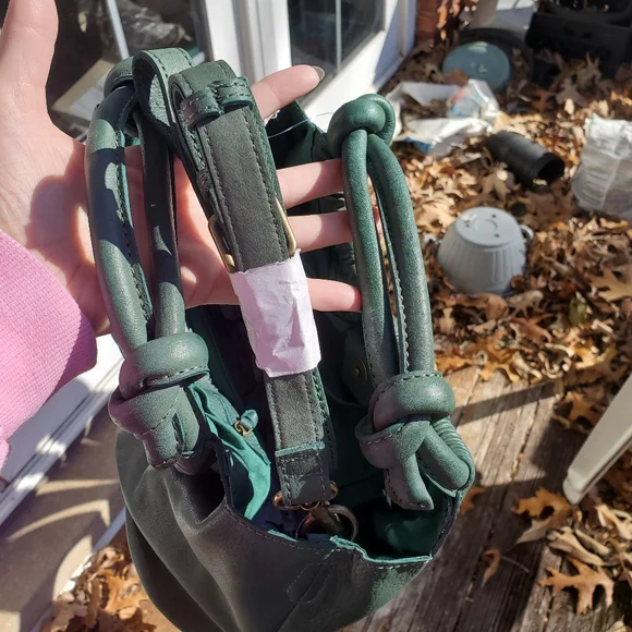 Free People head over hill crossbody leather bag in holly - Picture 4 of 9